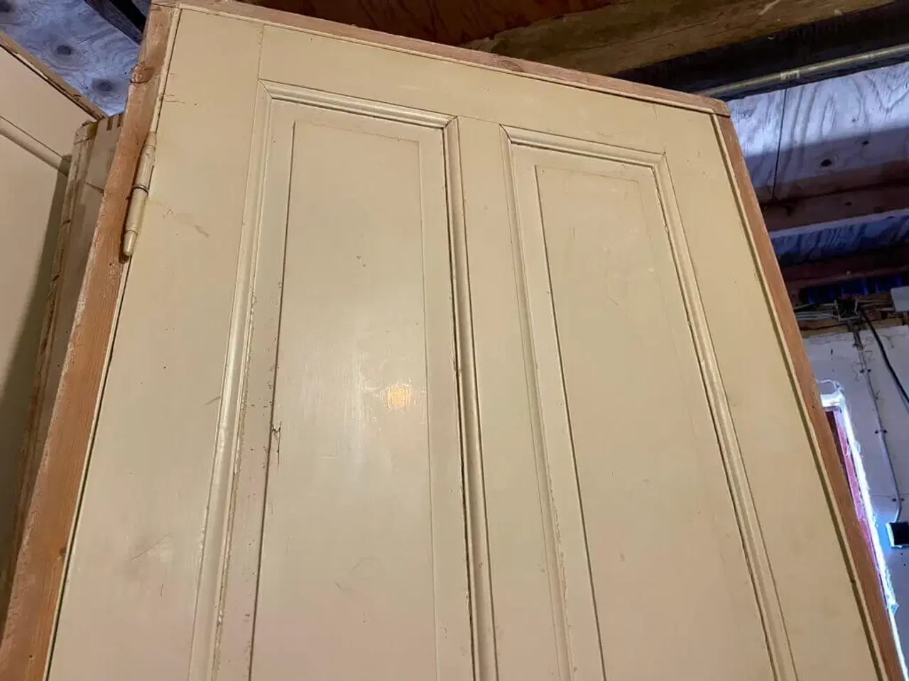 Billede 4 - Klassisk, venstrehængt Dannebrogsdør m. karm