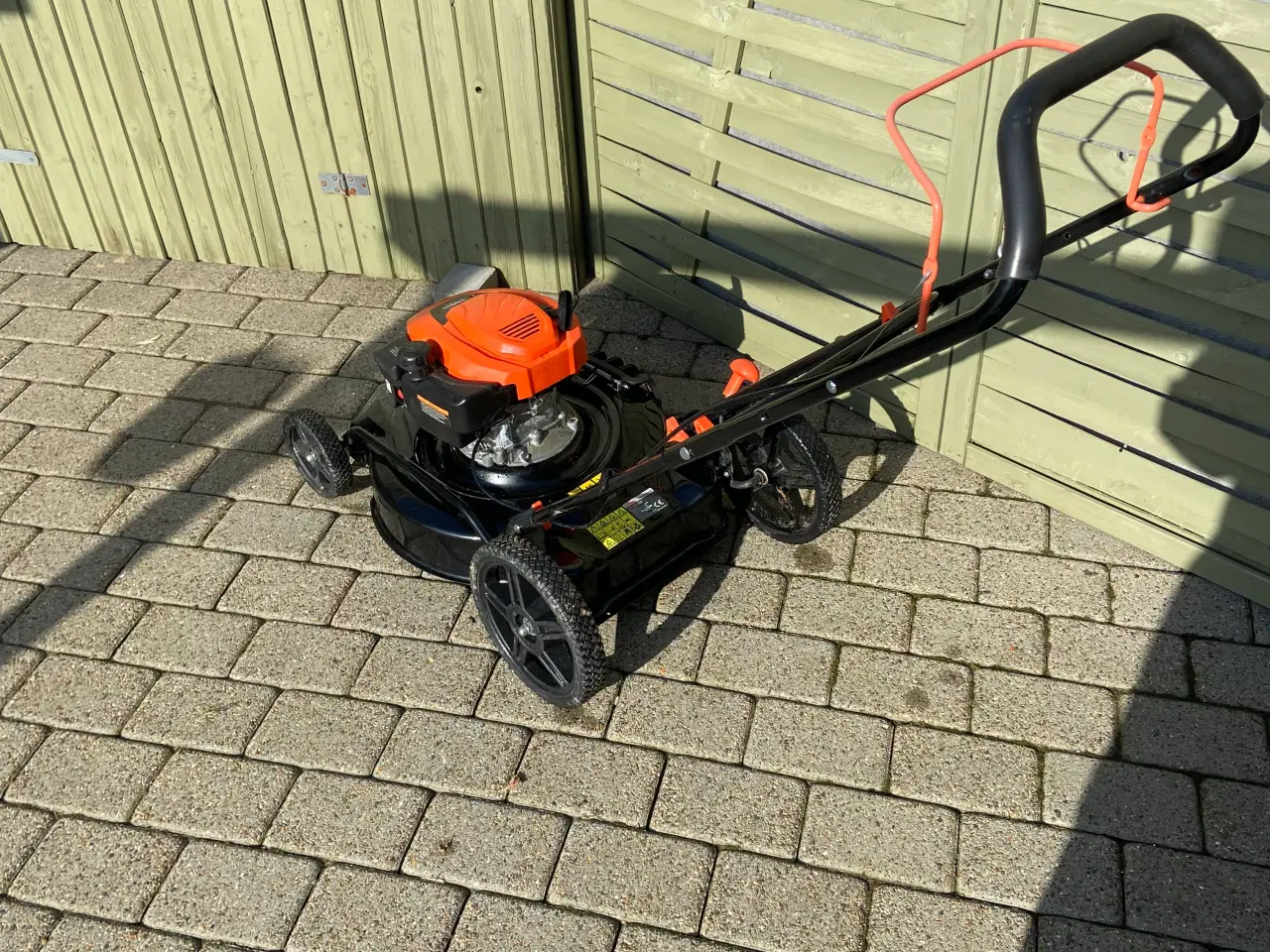 Billede 1 - Adano 150cc OHV plæneklipper  uden fremtræk,