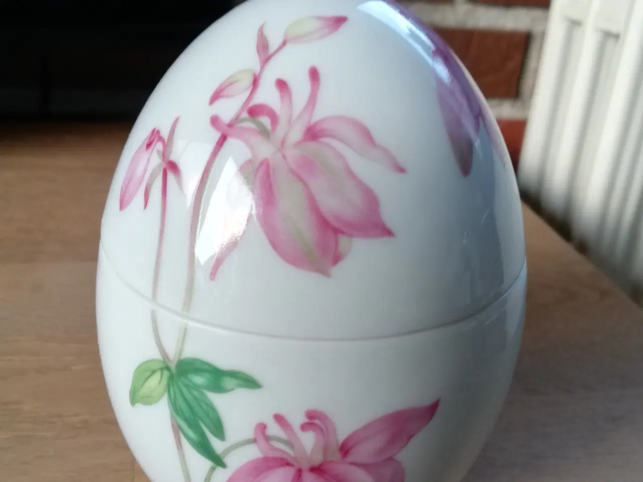 Billede 1 - Royal Copenhagen Påskeæg med akelejer