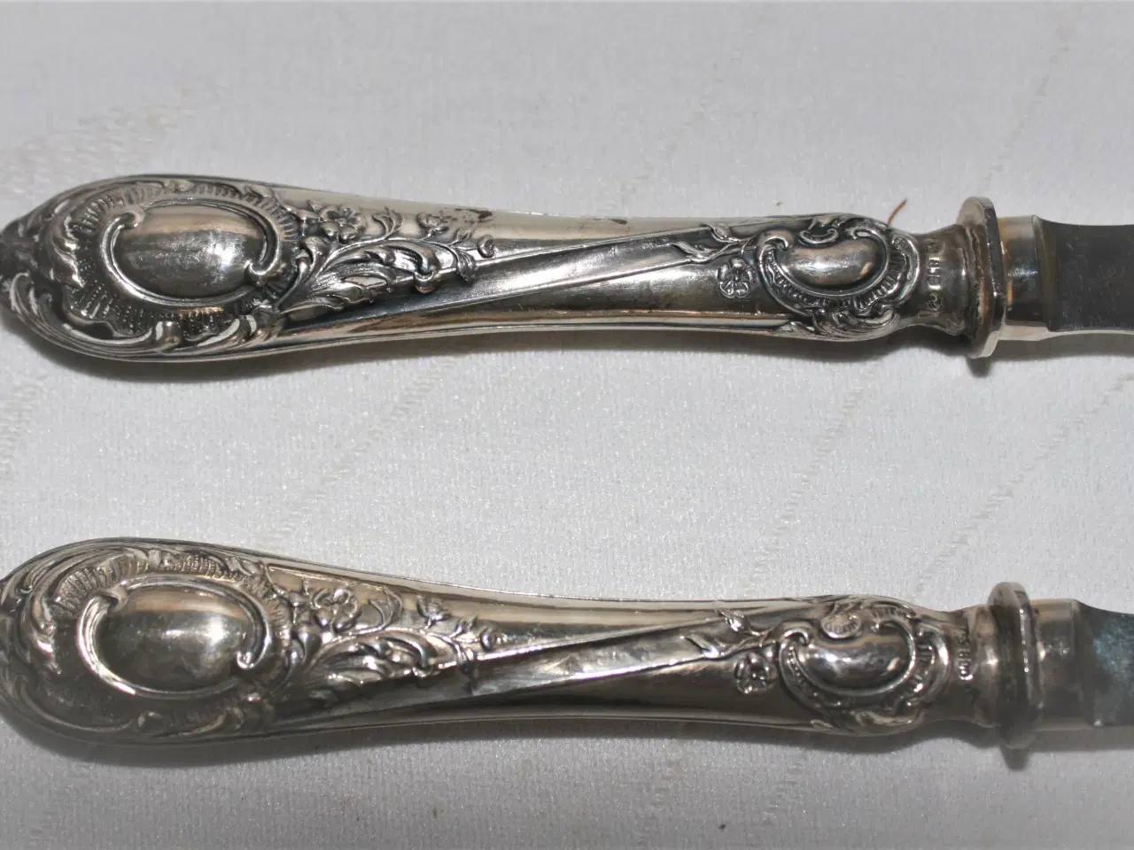 Billede 2 - 2 små serveringsknive, sølvplet