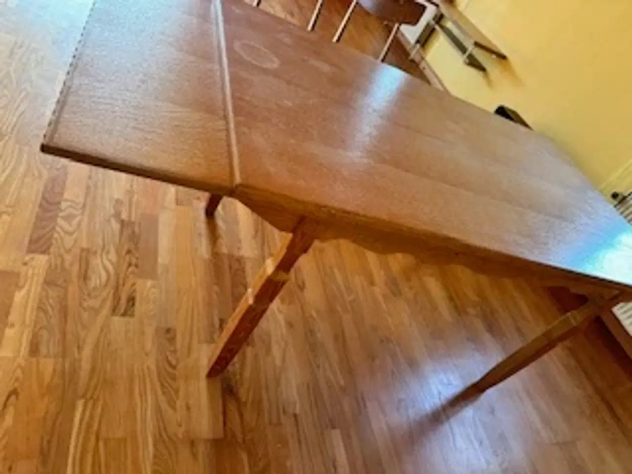 Billede 2 - Spisebord med udtræk