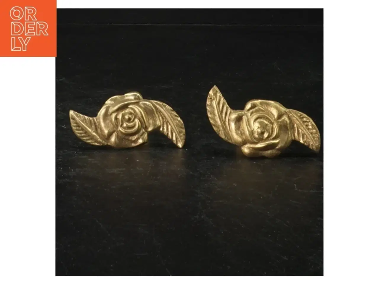 Billede 1 - Serviet messing ringe med rose motiv