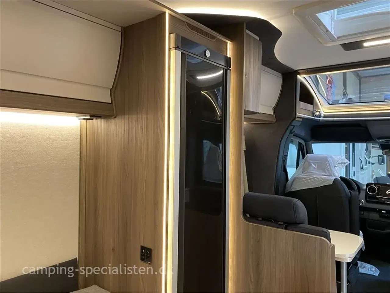 Billede 10 - 2025 - Kabe Novum 750 T   Kabe Novum 750 T delintegreret autocamper Enkelte senge og ende badeværelse model 2025 nu på Mercedes Chassis Camping-Specialisten.dk i Silkeborg