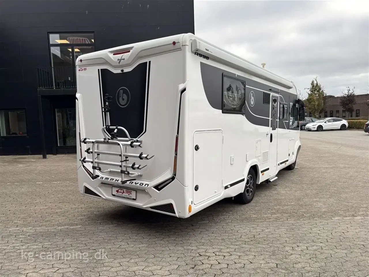 Billede 3 - 2022 - Benimar Amphitryon 998 4400 kg   Kraftfuld helintegreret autocamper med ALDE-varme og masser af komfort!