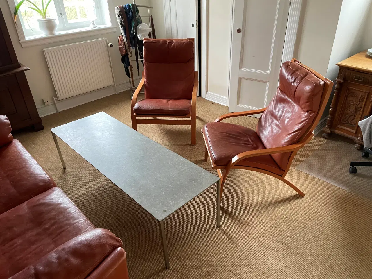 Billede 2 - Sofagruppe i læder med bord og stole