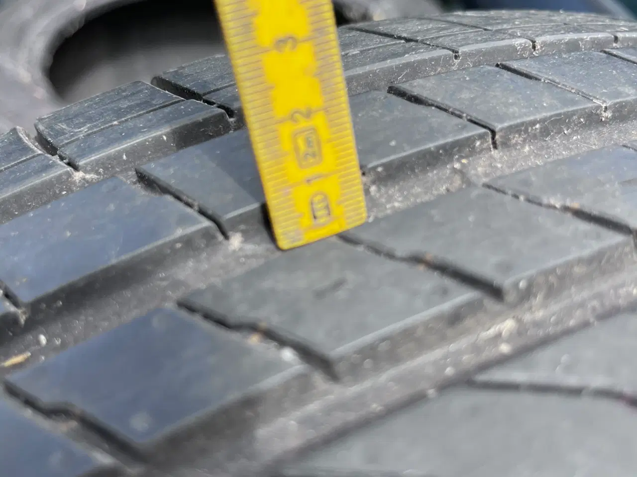 Billede 4 - 215/55r17 nexen sommerdæk 4 stk.