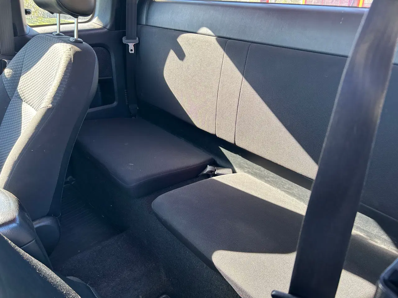 Billede 6 - Toyota Hilux 4x4 med bagsæde, kun kørt 150000km