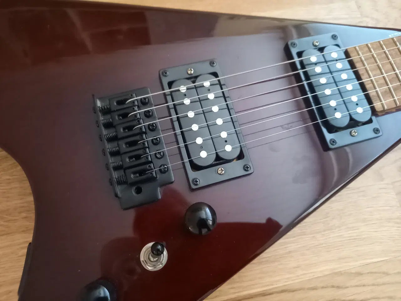 Billede 3 - Kieper Flying V el-guitar