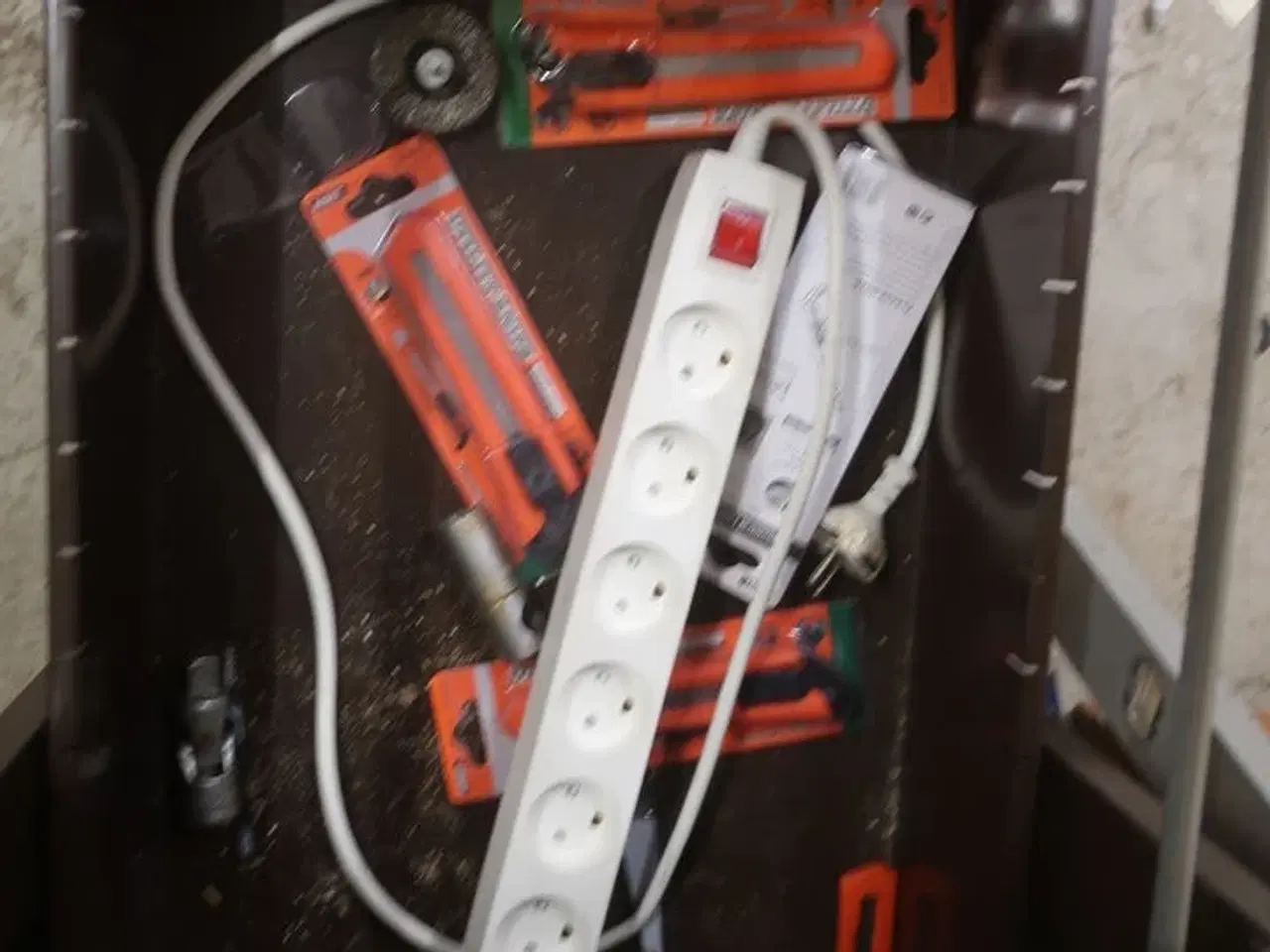 Billede 101 - Ryd hele værkstedet for løse dele