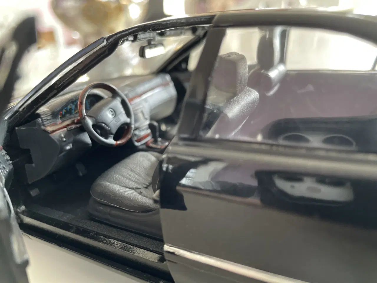 Billede 5 - Flot Mercedes S-Klasse w220 1:18 sendes fragtfri