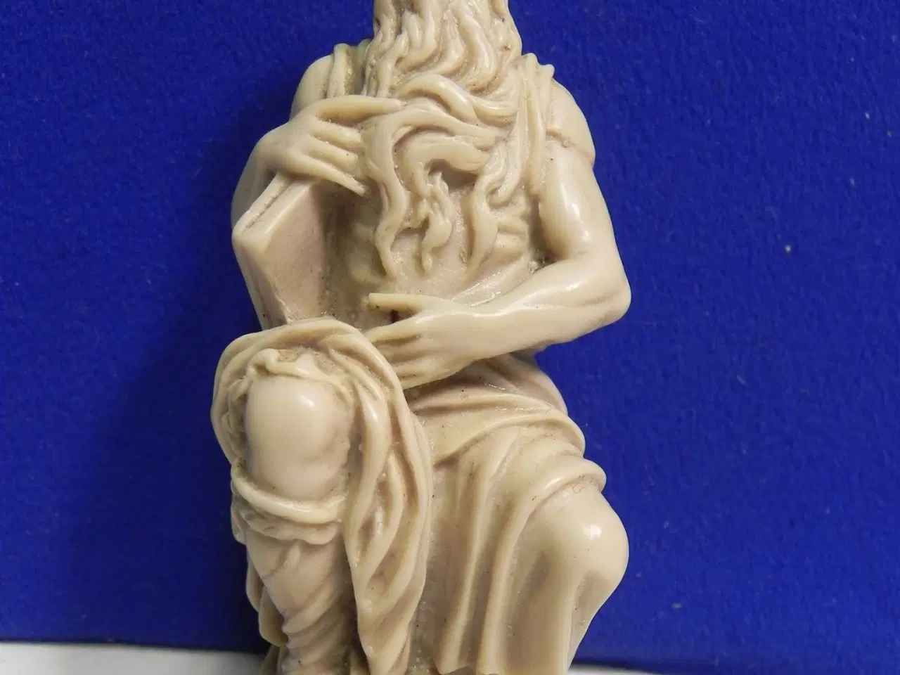 Billede 1 - Gammel støbt figur / statuette af MOSES