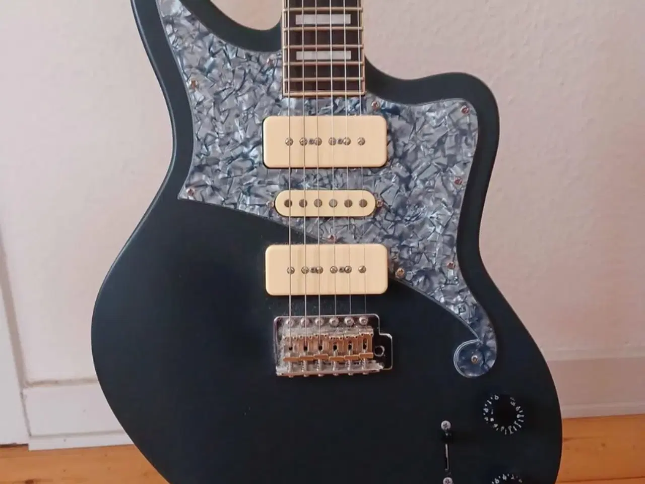 Billede 2 - D'Angelico Rob Weir Signature Guitar 
