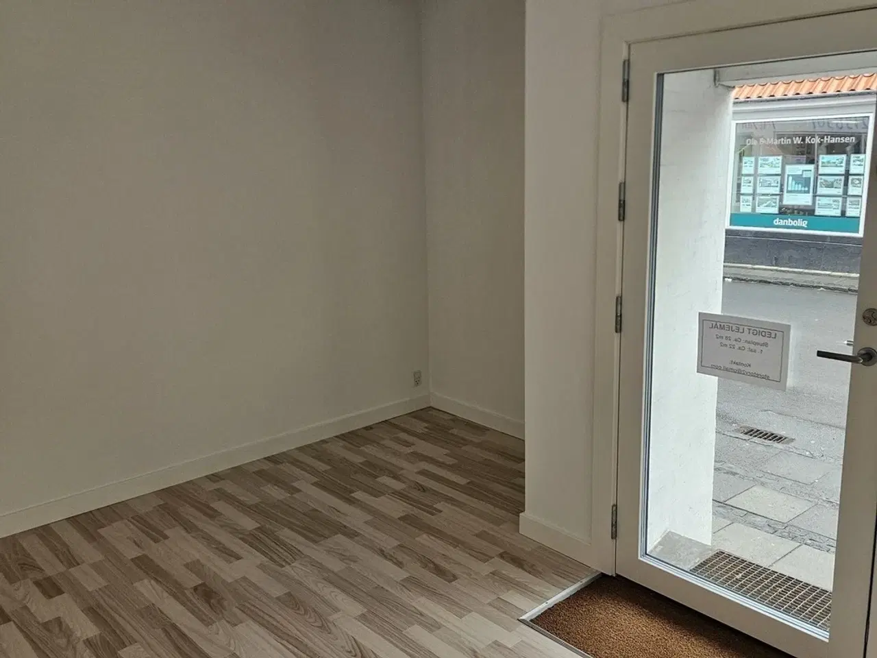 Billede 4 - Nyrenoveret og centralt beliggende lokale til butik/kontor/showroom/evt. take-away mv.