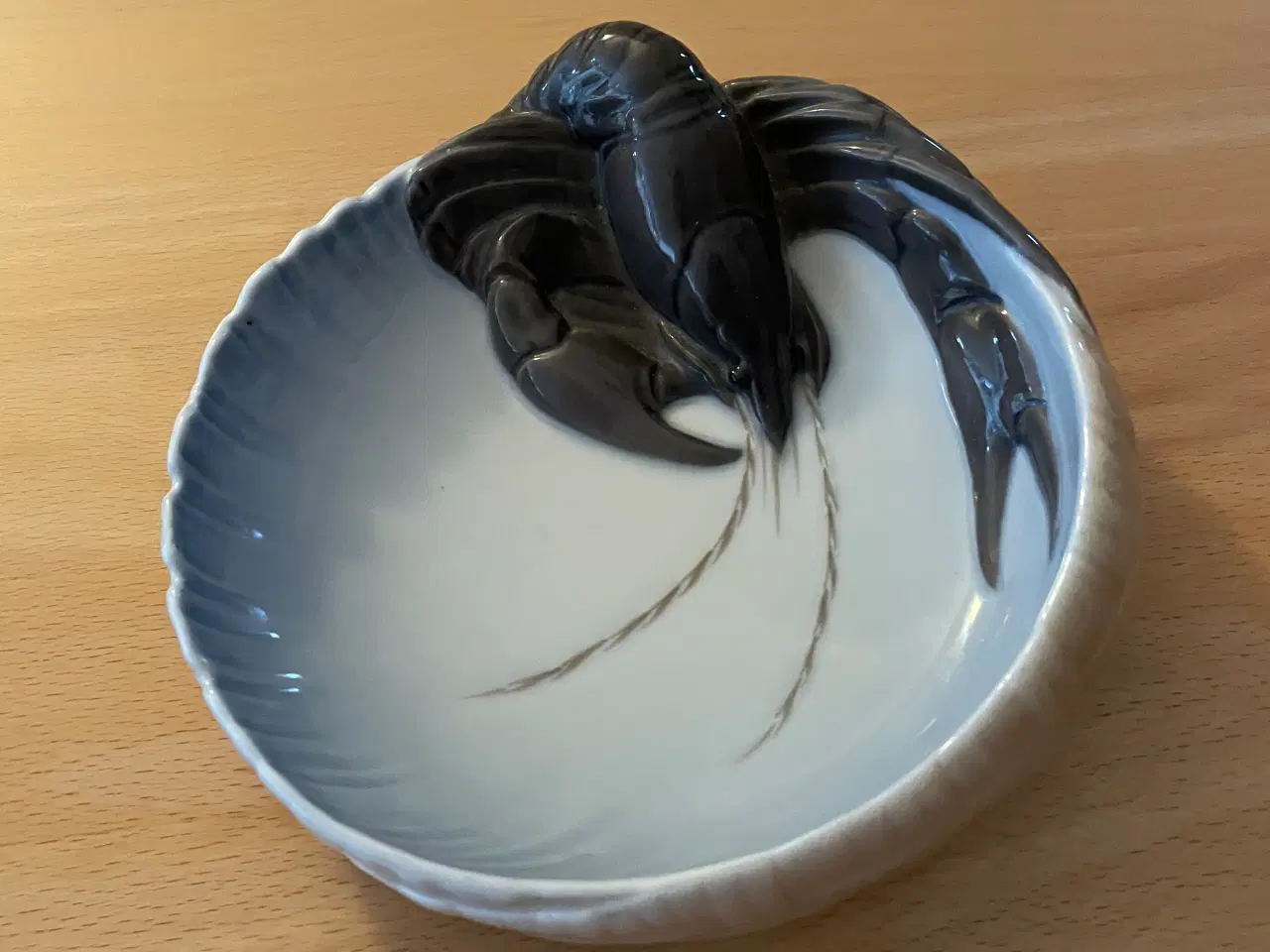 Billede 1 - Royal Copenhagen skål med Krebs nr. 3277 16 cm.