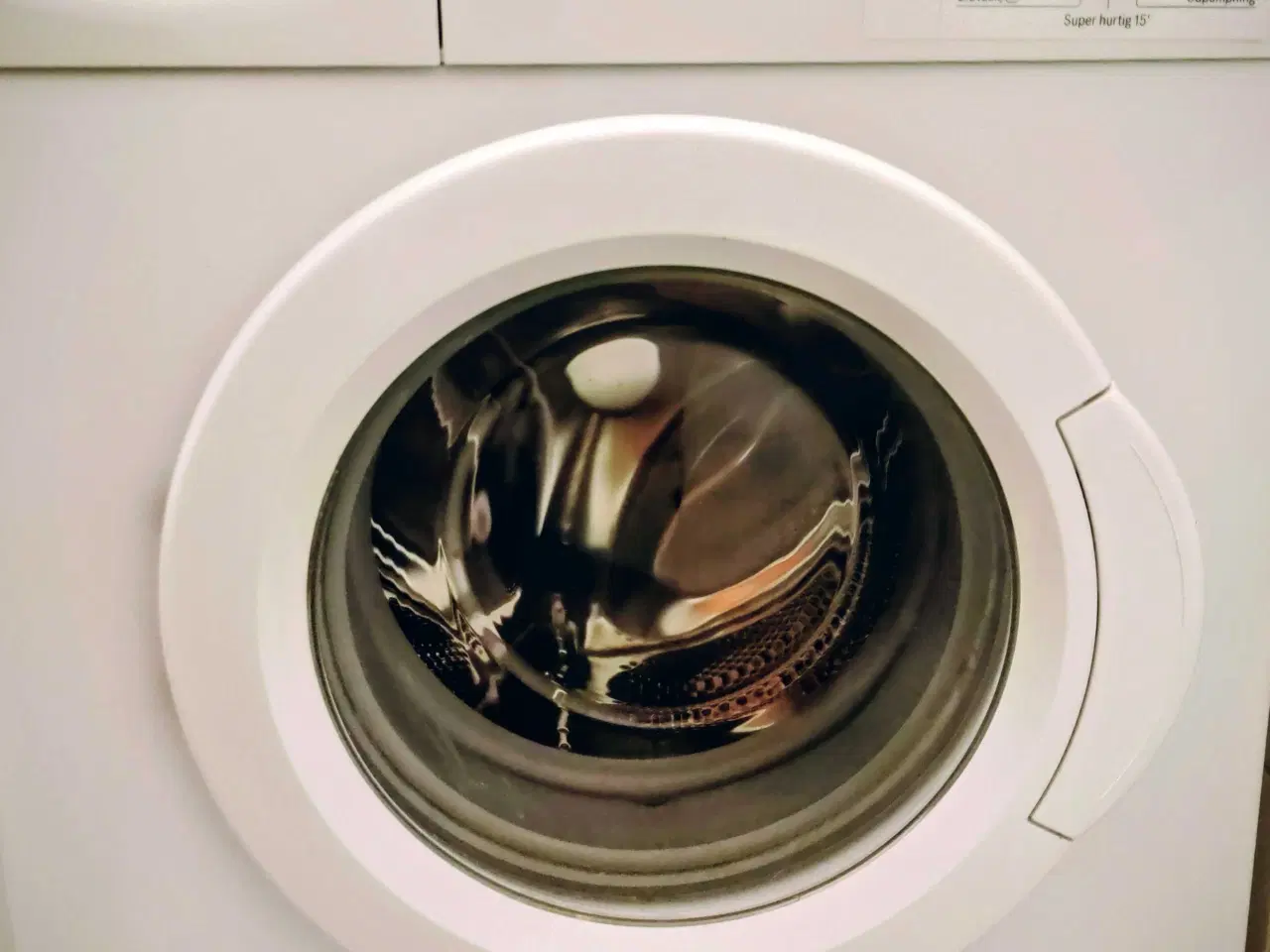 Billede 2 - Vaskemaskine der gør det den skal.