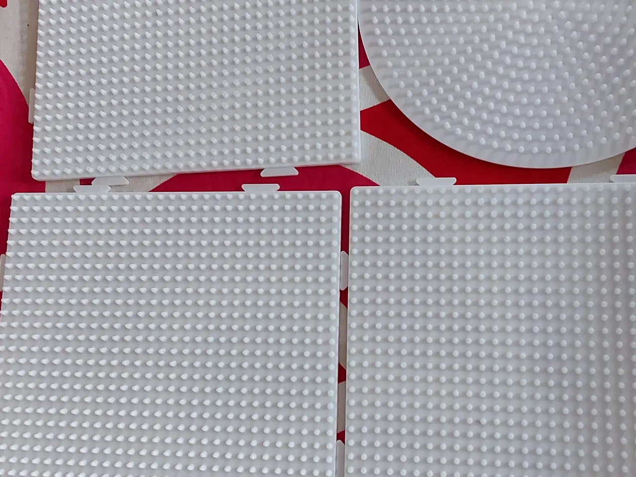 Billede 1 - Perleplader med mange perler