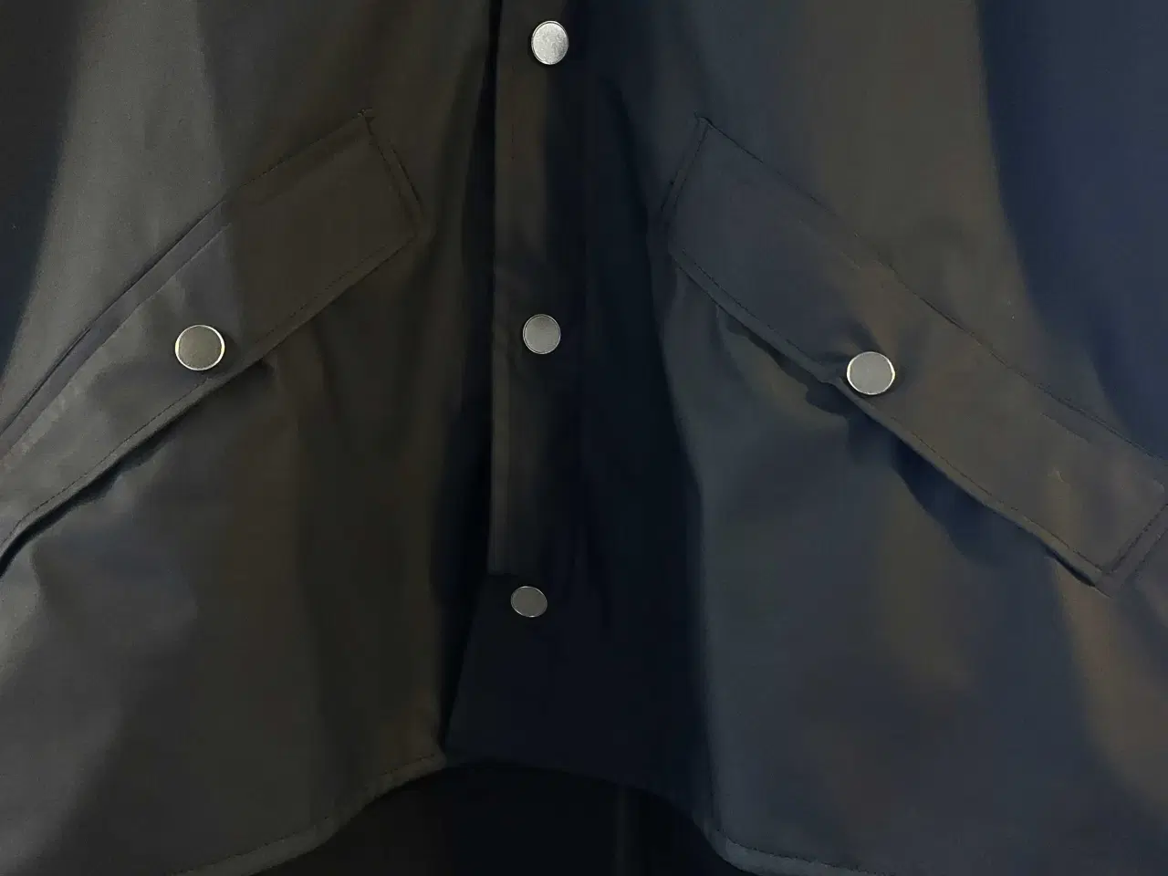 Billede 5 - Mørkeblå regnfrakke fra Rains