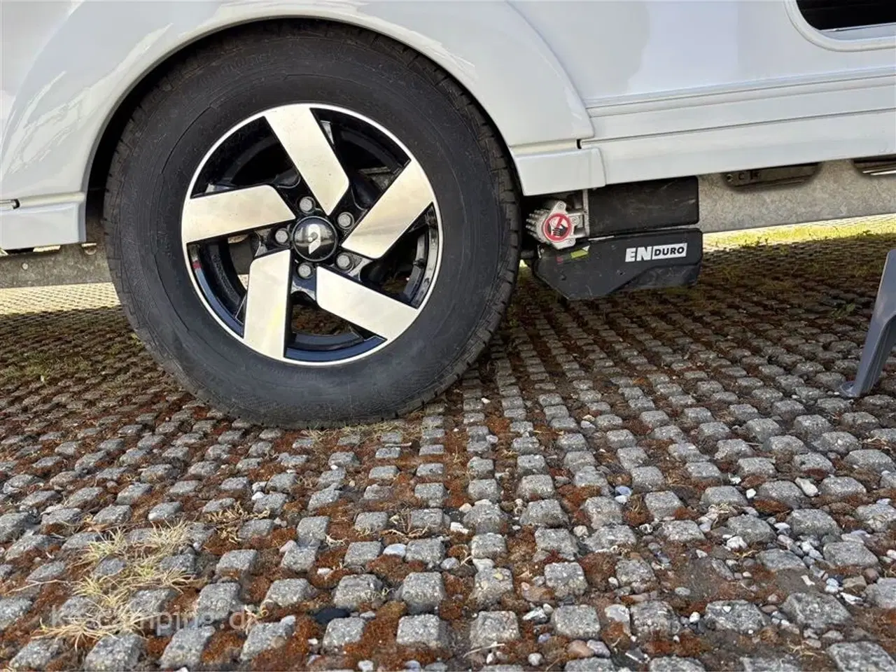 Billede 15 - 2023 - Adria Alpina 613 UT   Alpina i lækkert eksklusivt design. Enkeltsenge. Alde Centralvarme, Fortelt og Mover