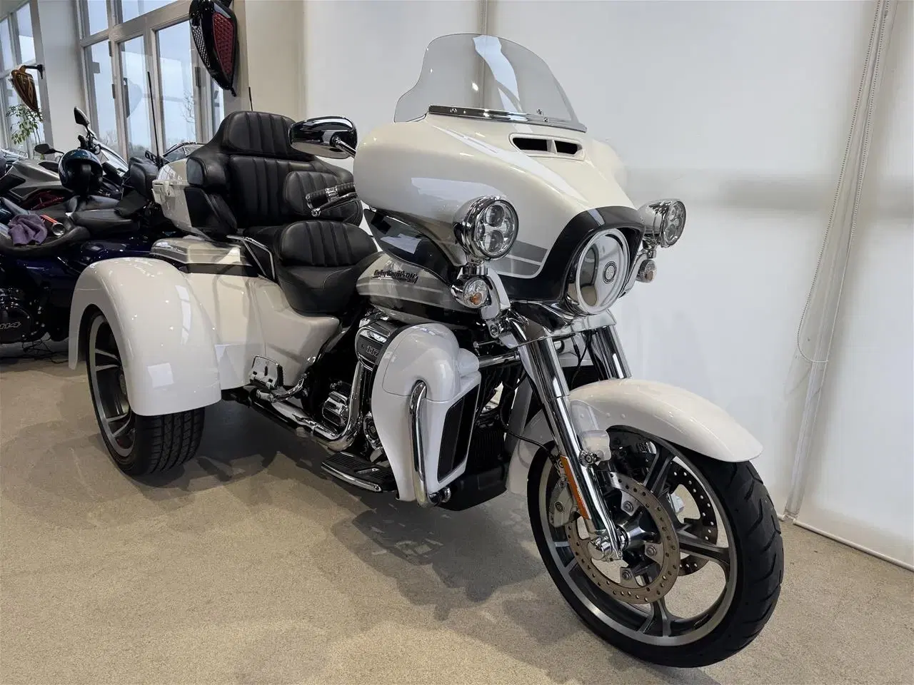 Billede 3 - Harley-Davidson FLHTCUTGSE Tri Glide Ultra CVO 117" Trike