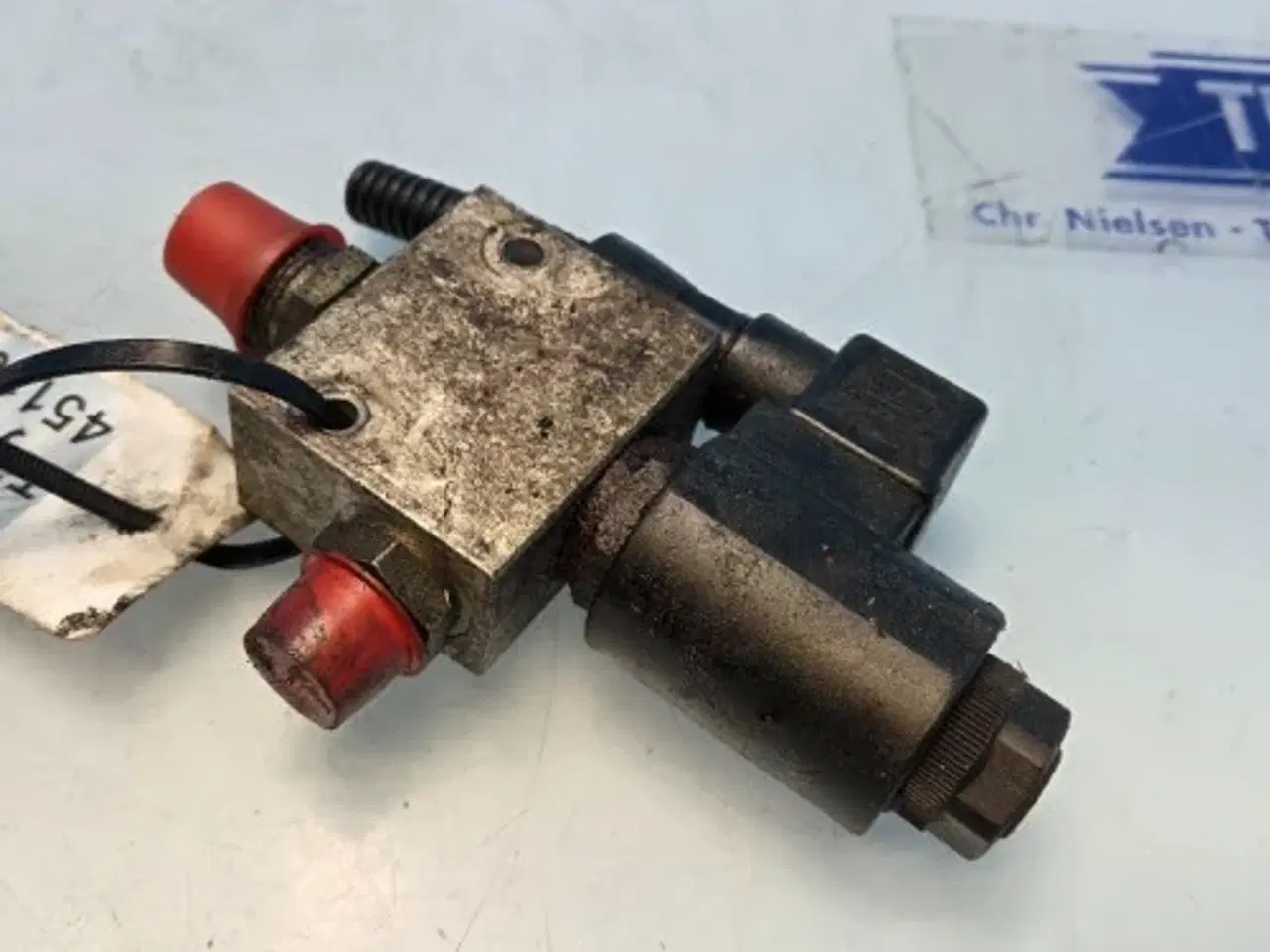 Billede 13 - Massey Ferguson 7274 Trykventil 45110054