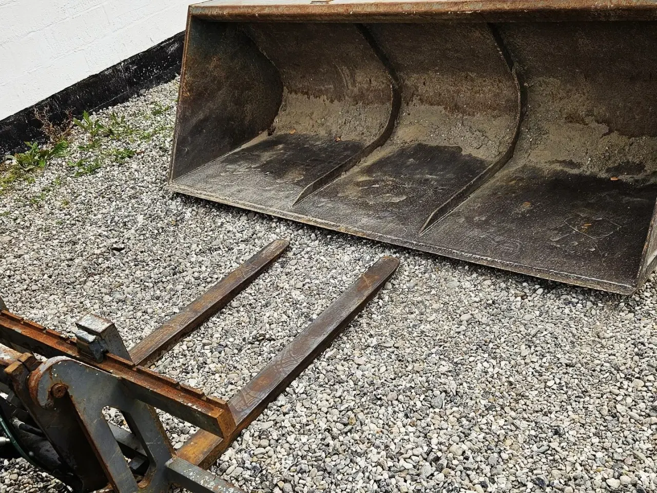 Billede 8 - Volvo L25B / årg. 2006 / 4500 timer / 2 redskaber
