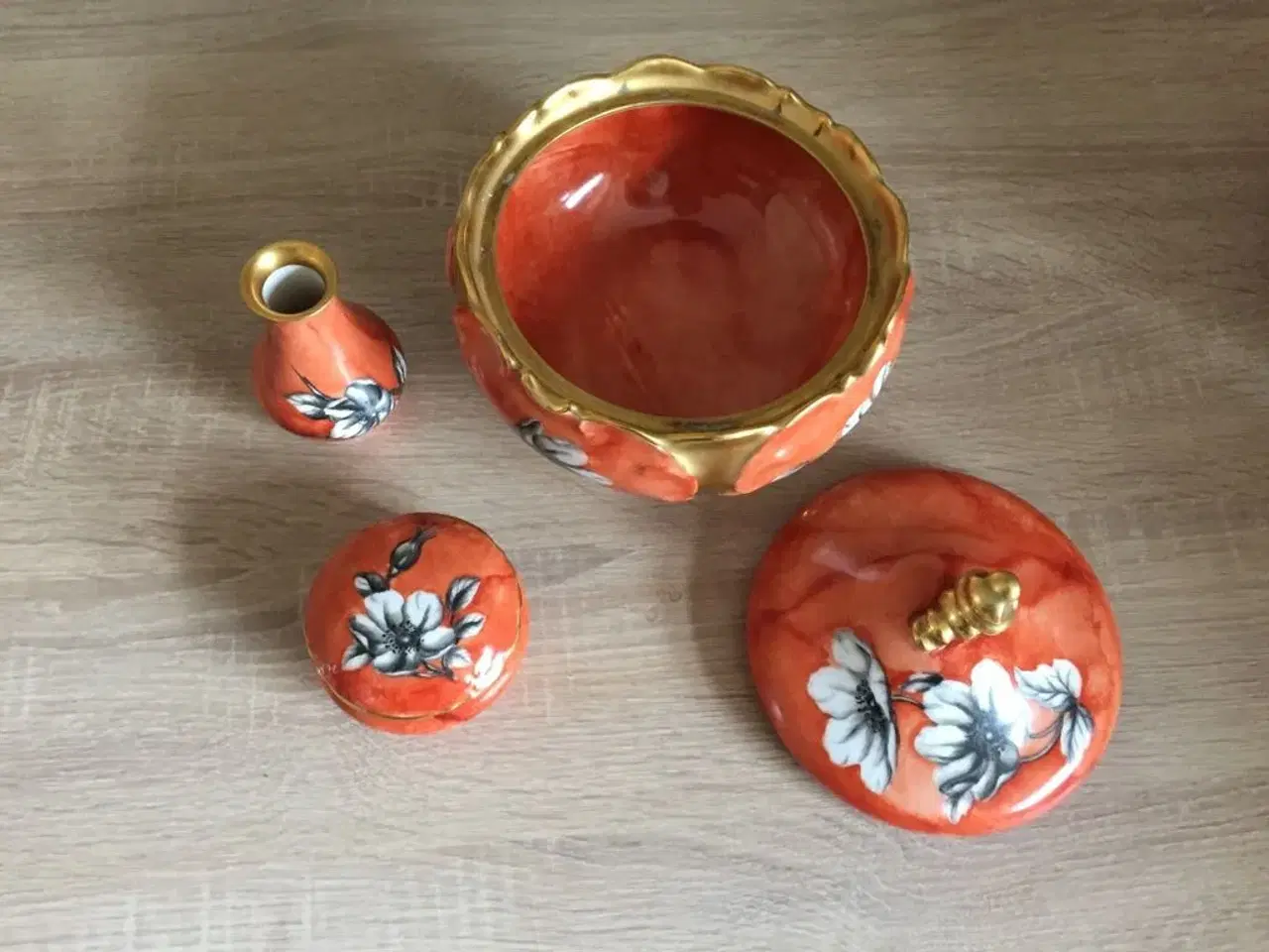Billede 3 - Gl. skåle/ Vasesæt