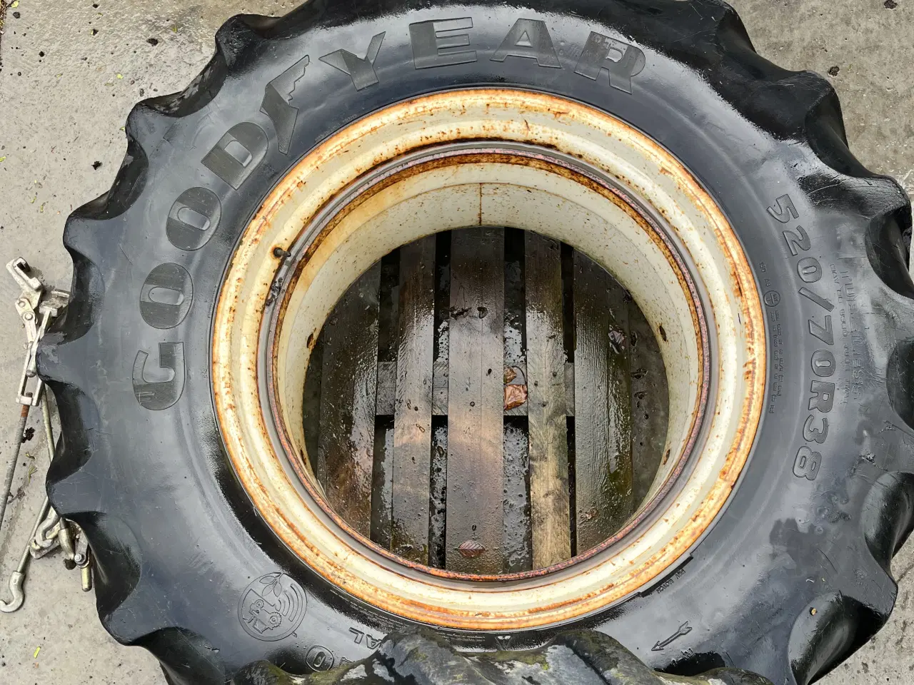 Billede 2 - Tvillinghjul 520/70R38 med låse