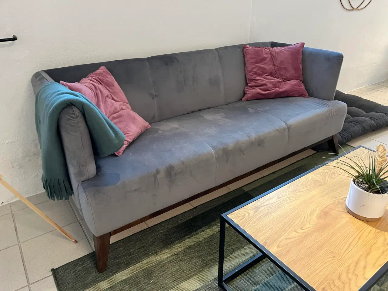 Billede 1 - Sofa i grå velour