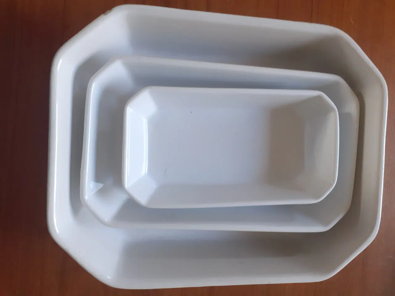 Billede 1 - Tærteform i porcelæn og 3 firkantet ovnfaste fade 