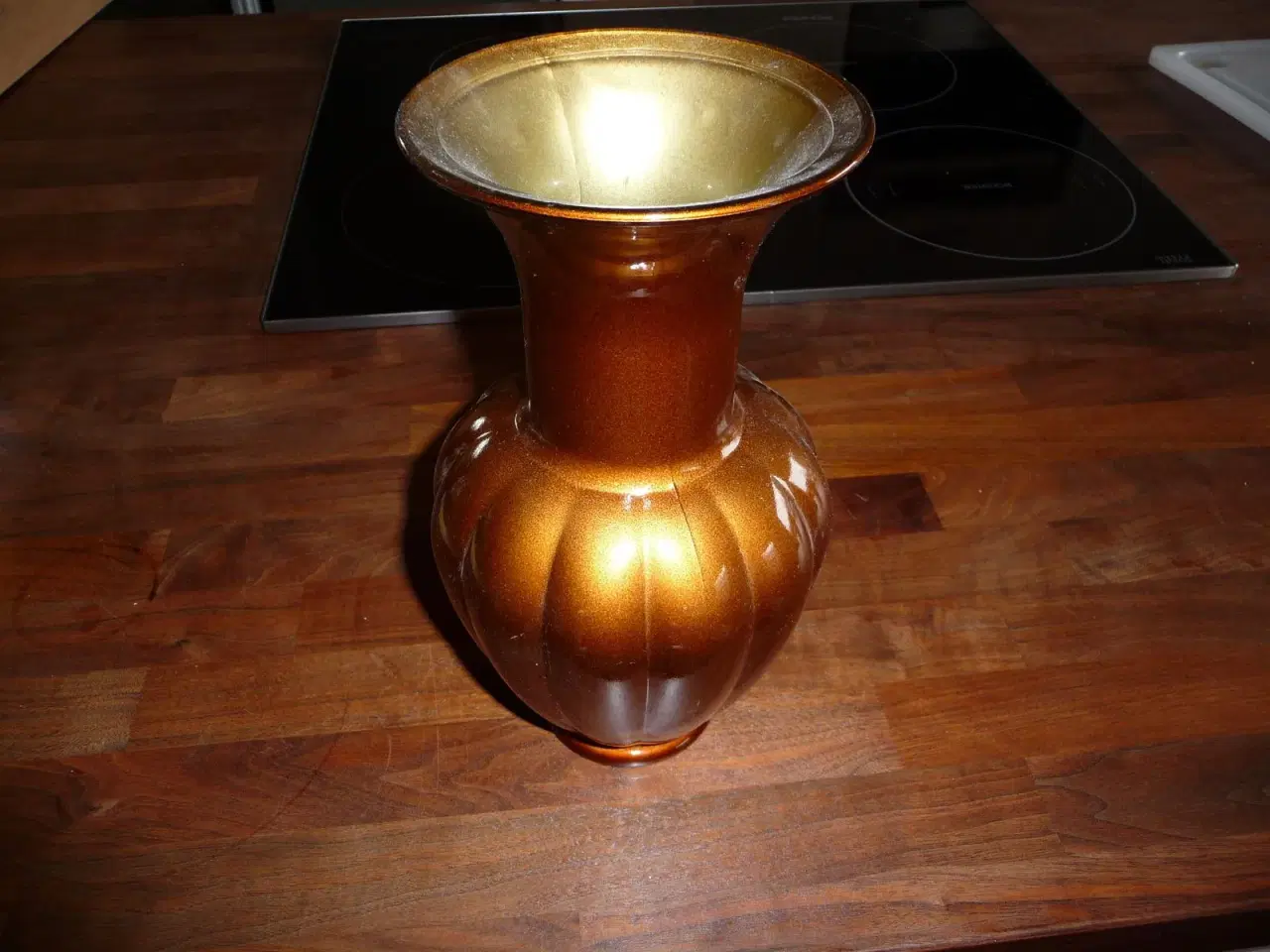 Billede 2 - flot glas vase i kobber frave