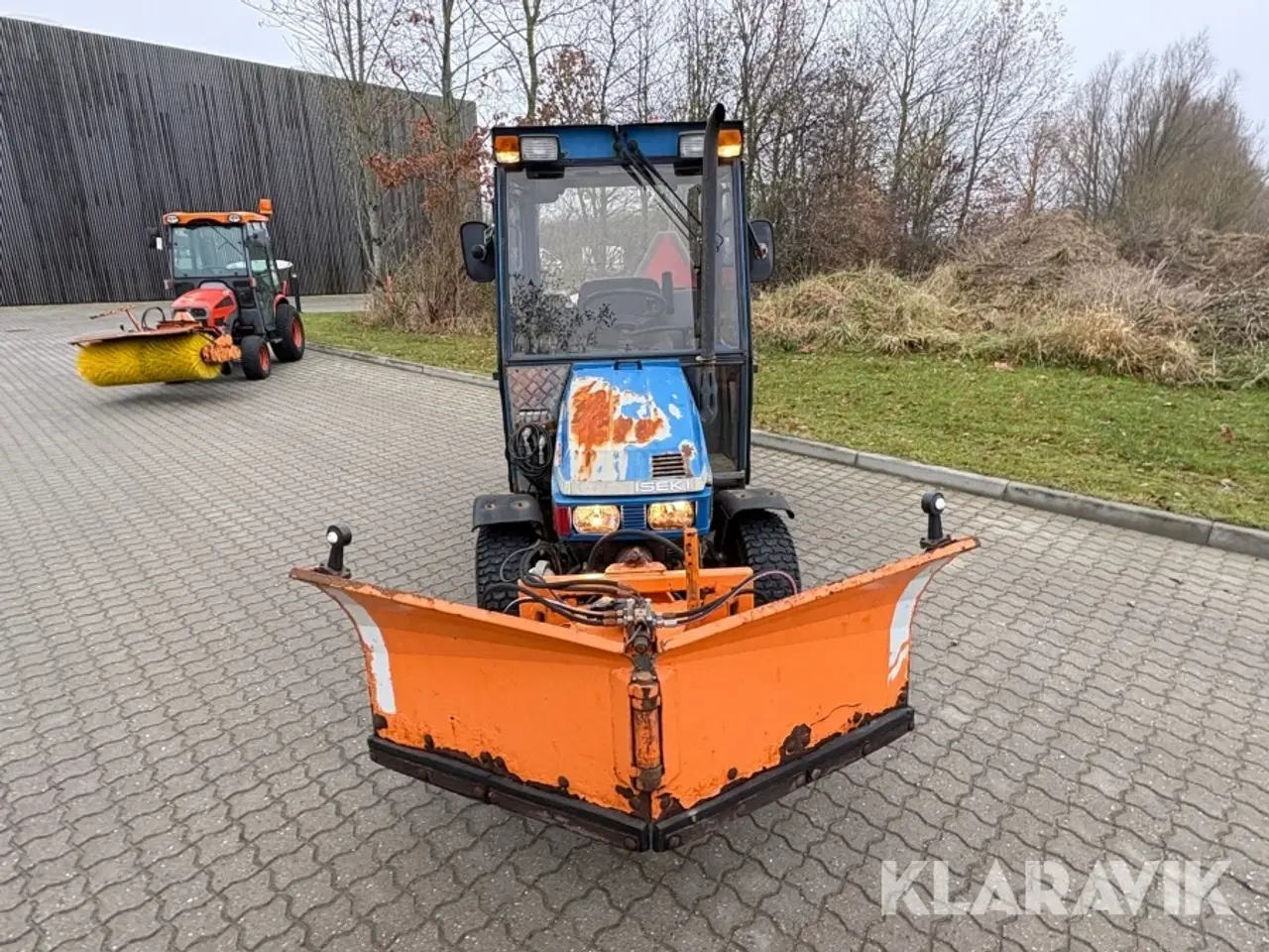 Billede 8 - Kompakttraktor med plov og spreder Iseki