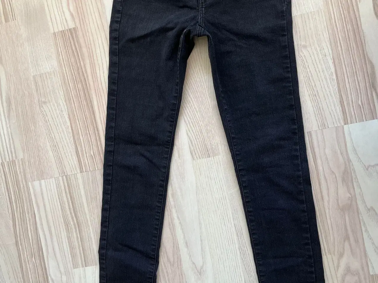 Billede 2 - Sorte jeans
