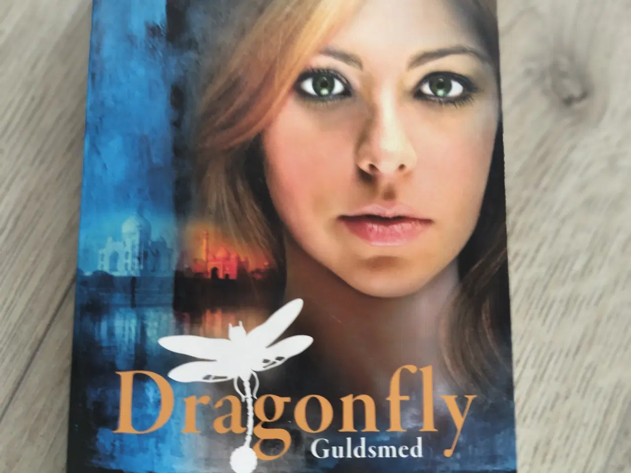 Billede 1 - Dragonfly af Julia Golding 