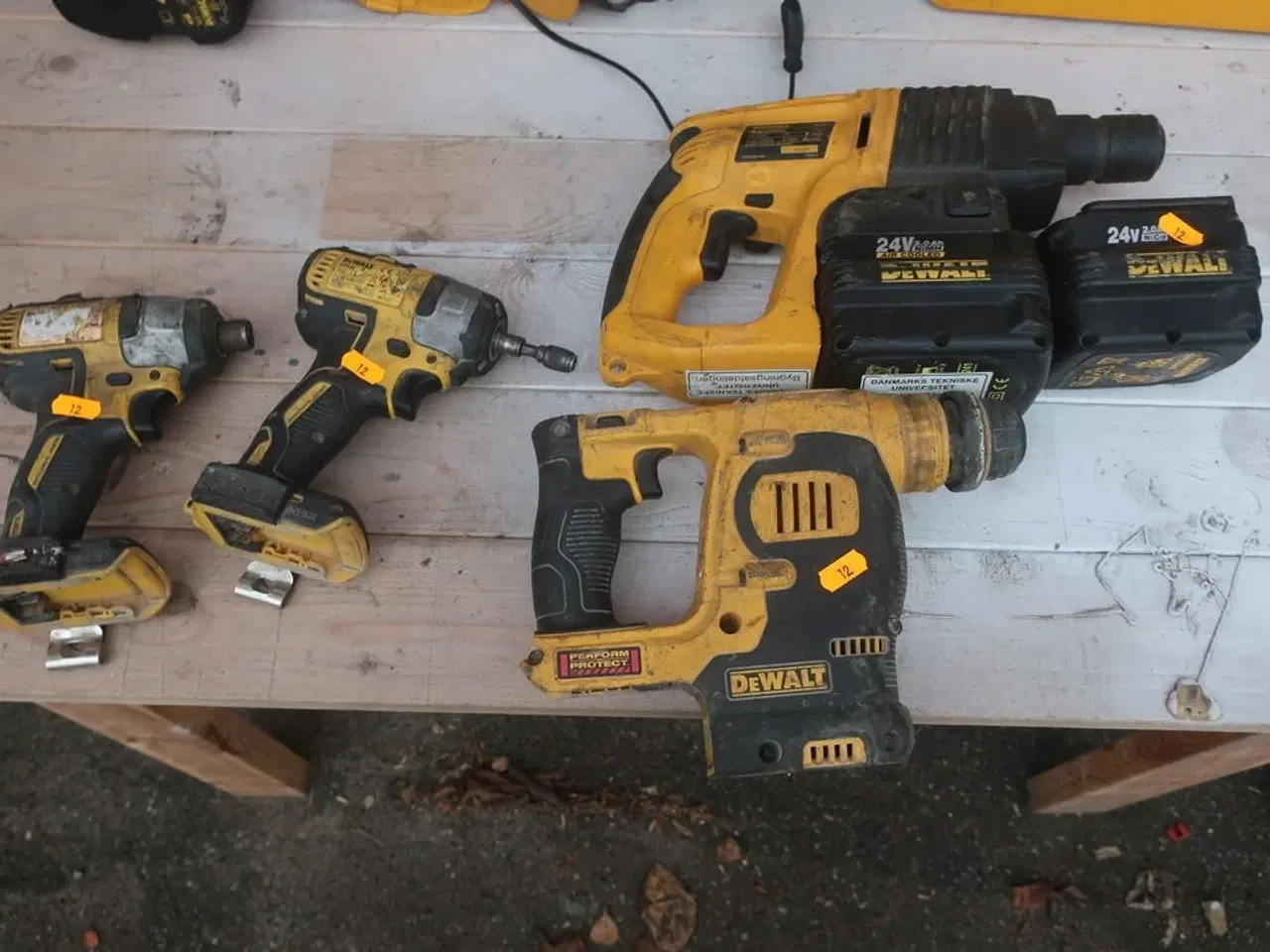 Billede 1 - 4. stk. boremaskiner DEWALT Model: DCF887, DW004, DCH253