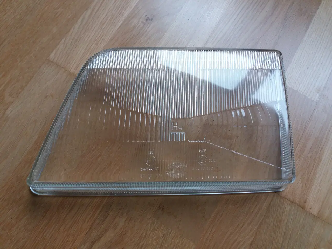 Billede 2 - Forlygteglas Hella 9ES 131 710-001