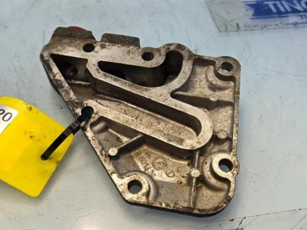 Billede 10 - John Deere  6068   Adapter Til Motoroliefilter   DZ122690