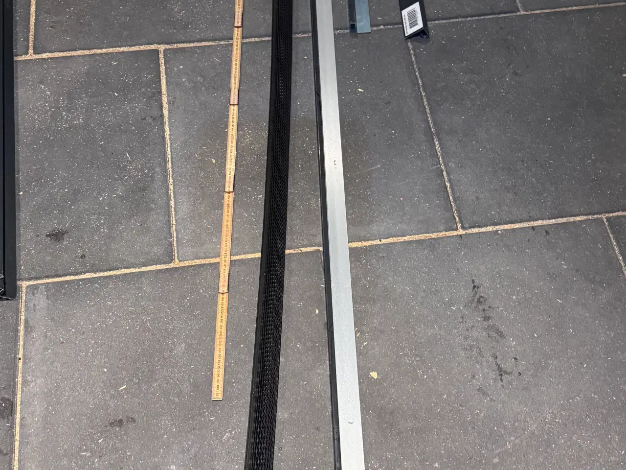 Billede 11 - Isolering, alu profiler, skruer