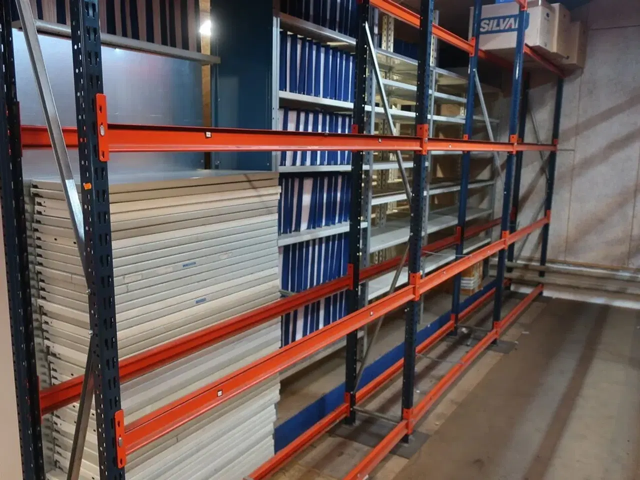 Billede 3 - 3 fag dækreoler med indhold