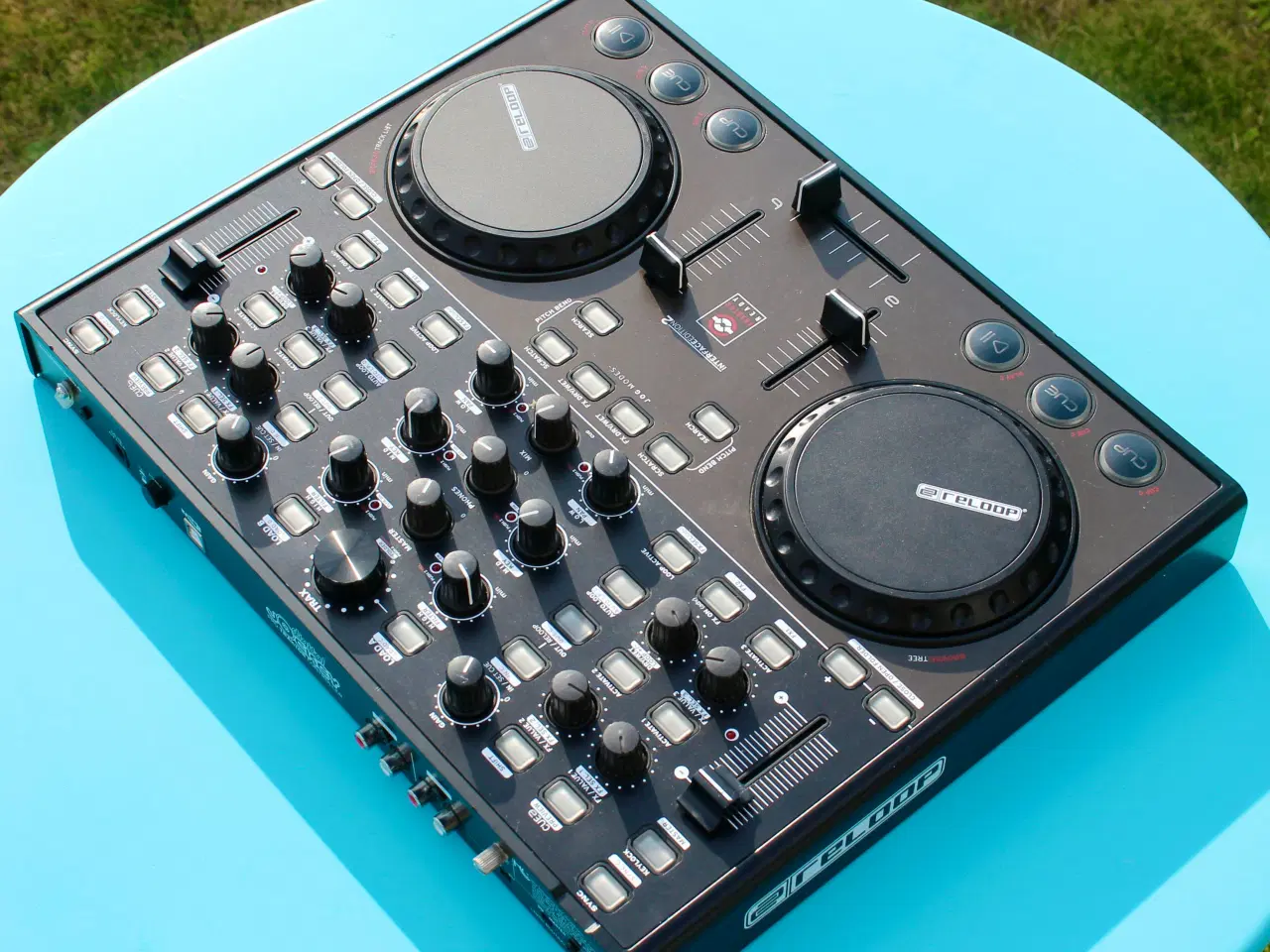 Billede 1 - 🎧 Komplet DJ-controller med indbygget lydkort