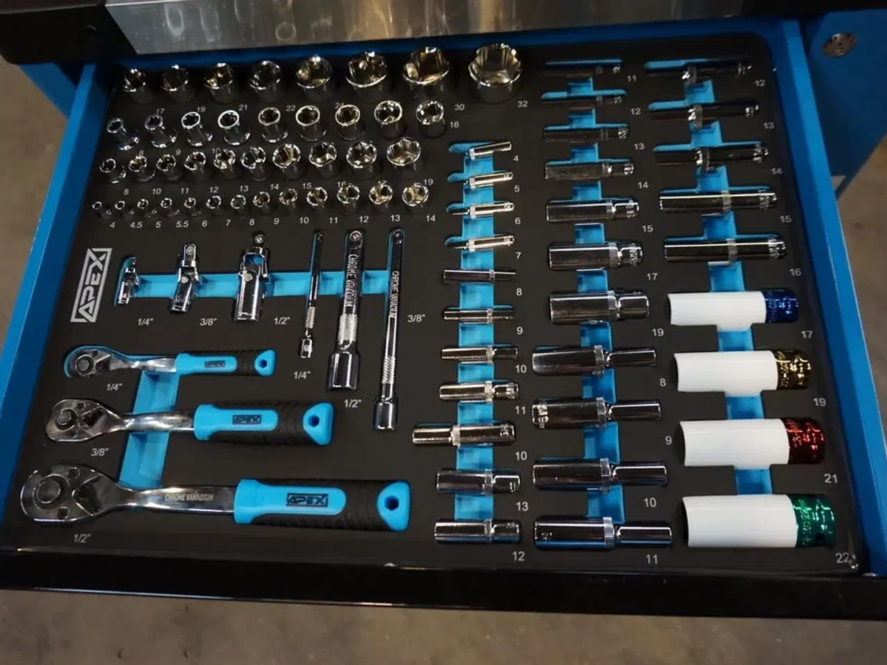 Billede 3 - Apex Værktøjsvogn XXL med værktøj og 7 skuffer og skab Blue