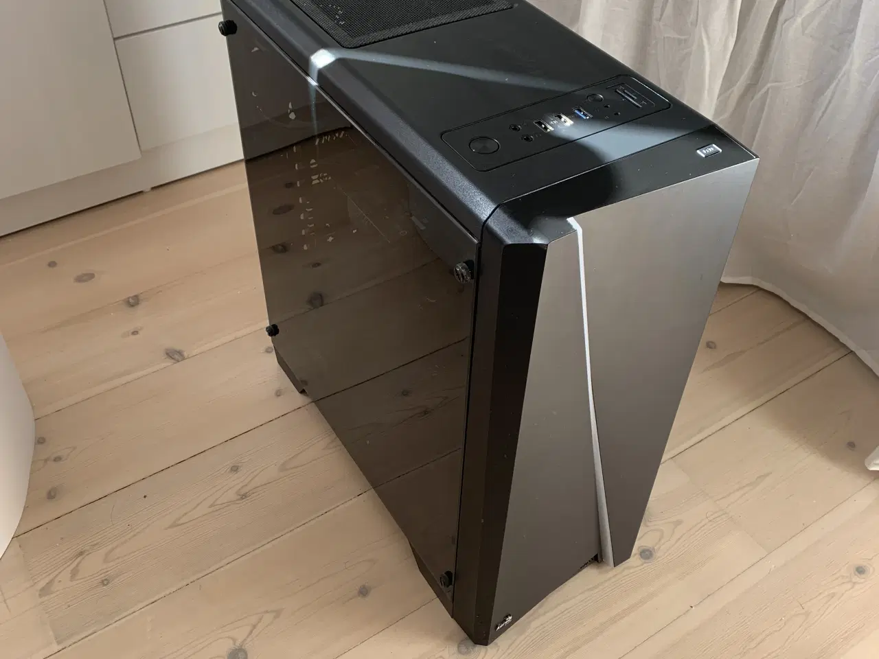 Billede 1 - Stationær computer med skærm og keyboard sælges