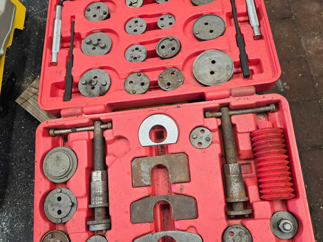 Billede 1 - Bremsekalibersæt og 2stk snekæder