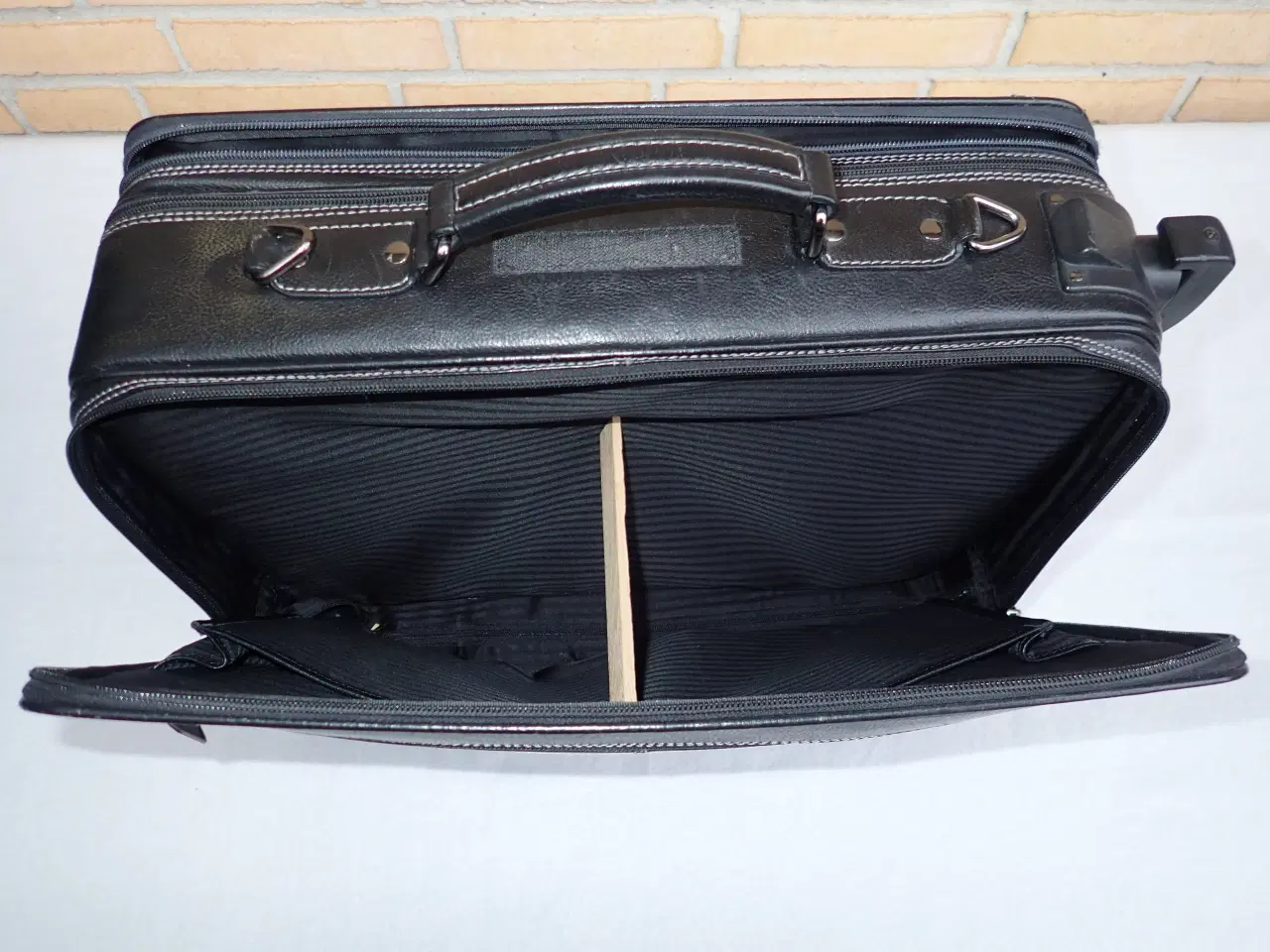 Billede 6 - Italiensk Vera Pelle rejsetaske med 2 hjul