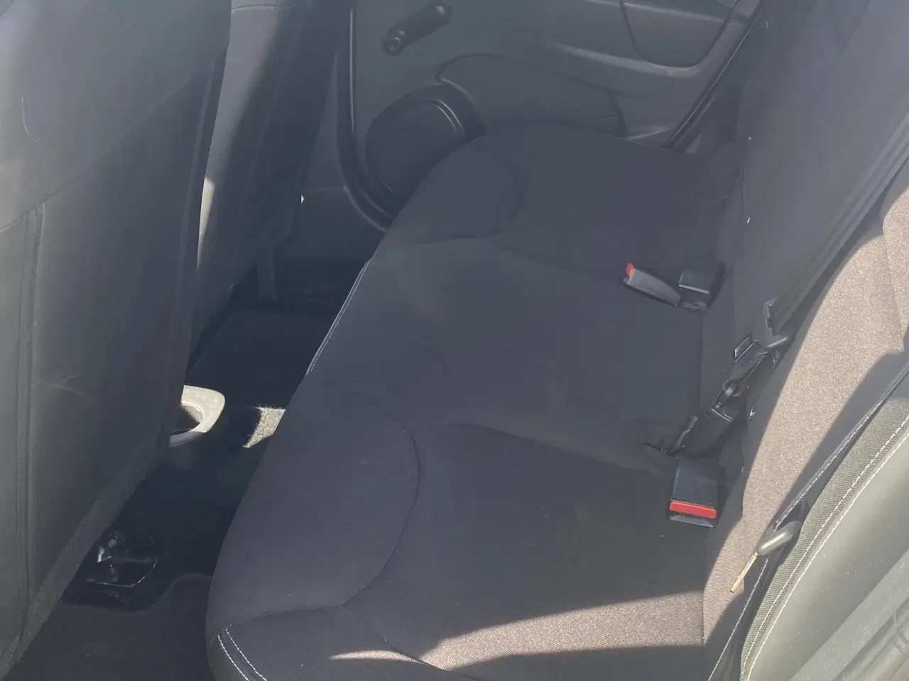 Billede 10 - Pendler bil - god starter bil