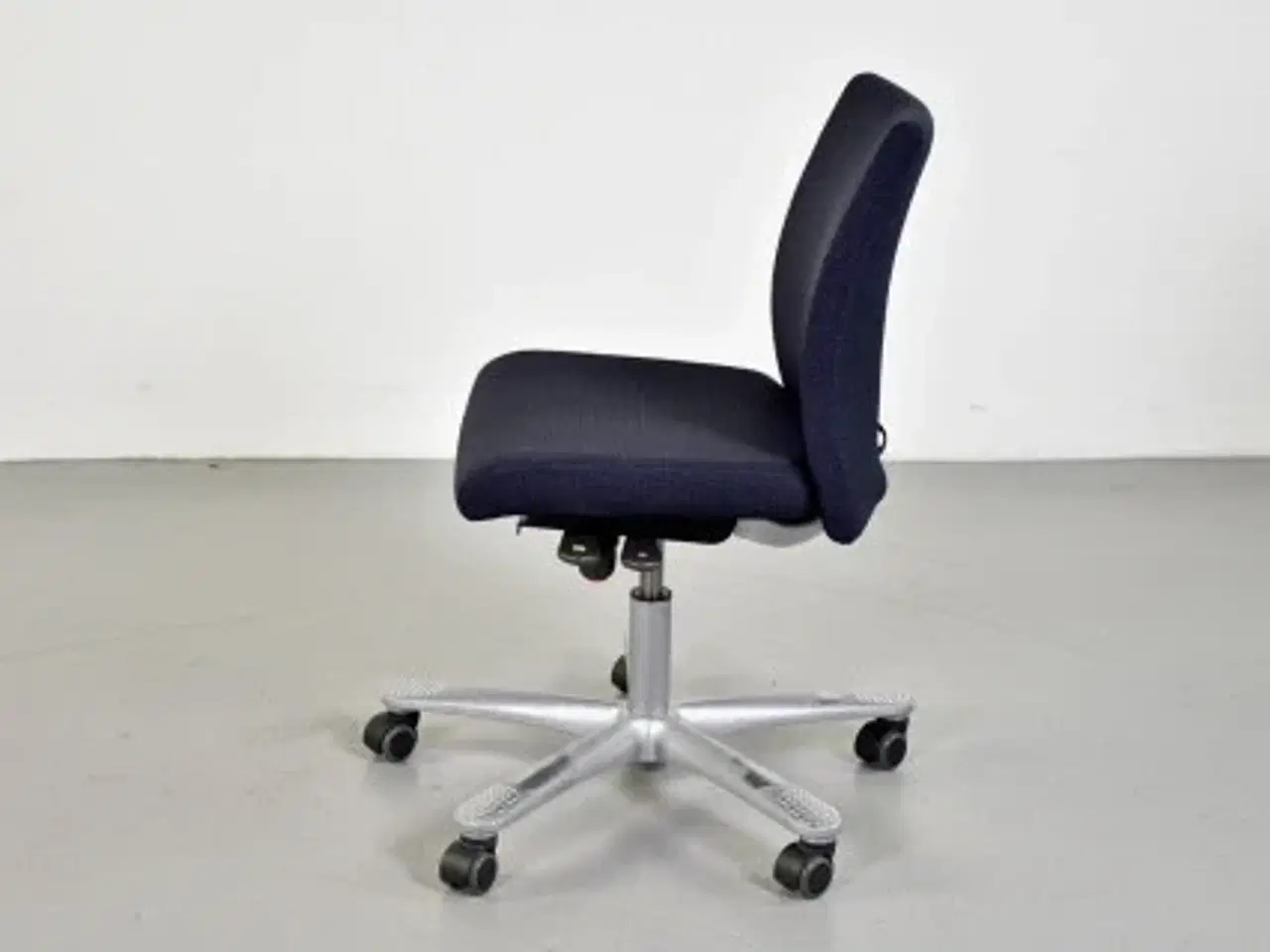 Billede 2 - Häg h04 credo 4200 kontorstol med sort/blå polster og gråt stel