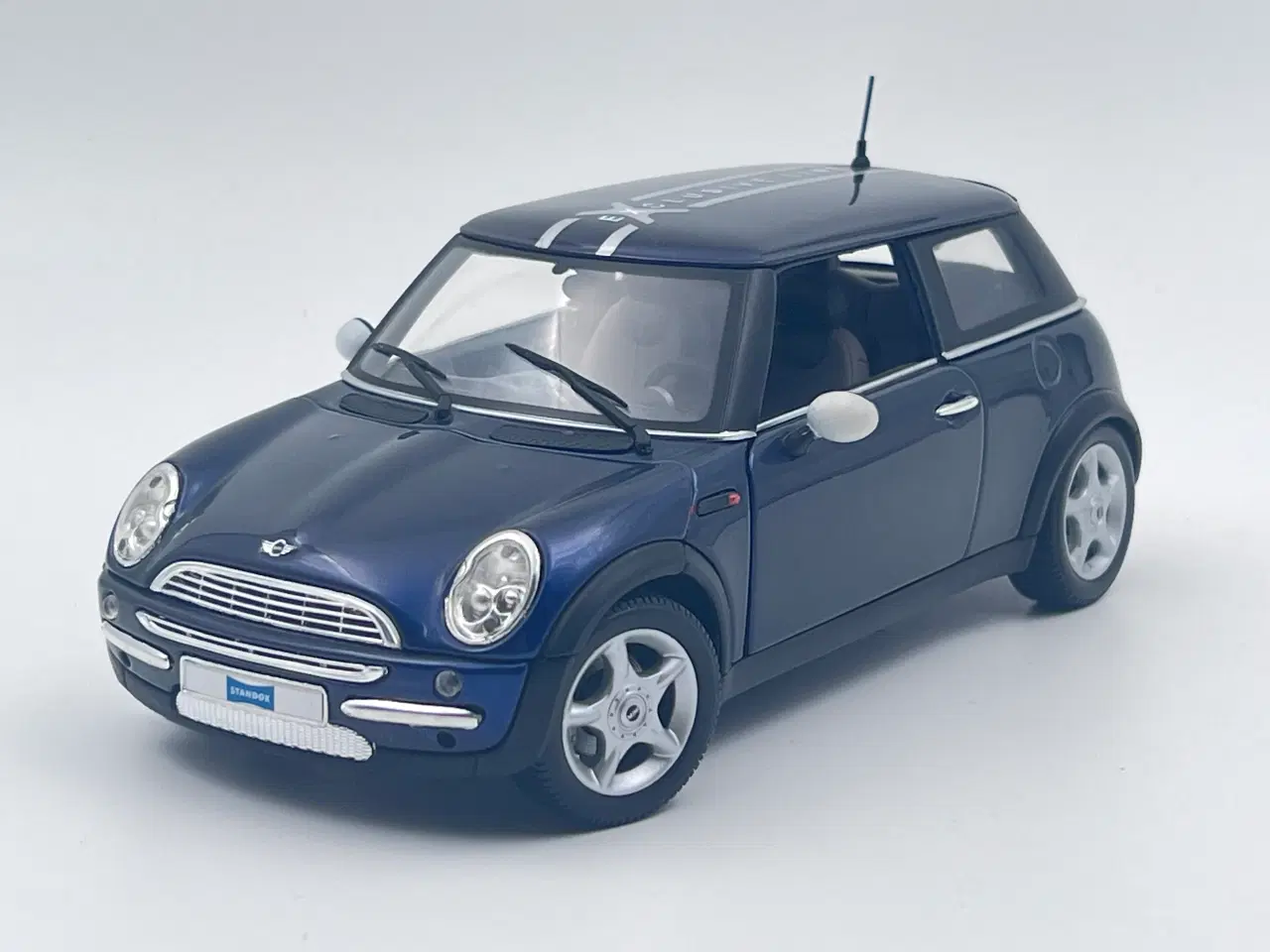 Billede 1 - 2001 Mini Cooper 1:18  Limited Edition 350stk 