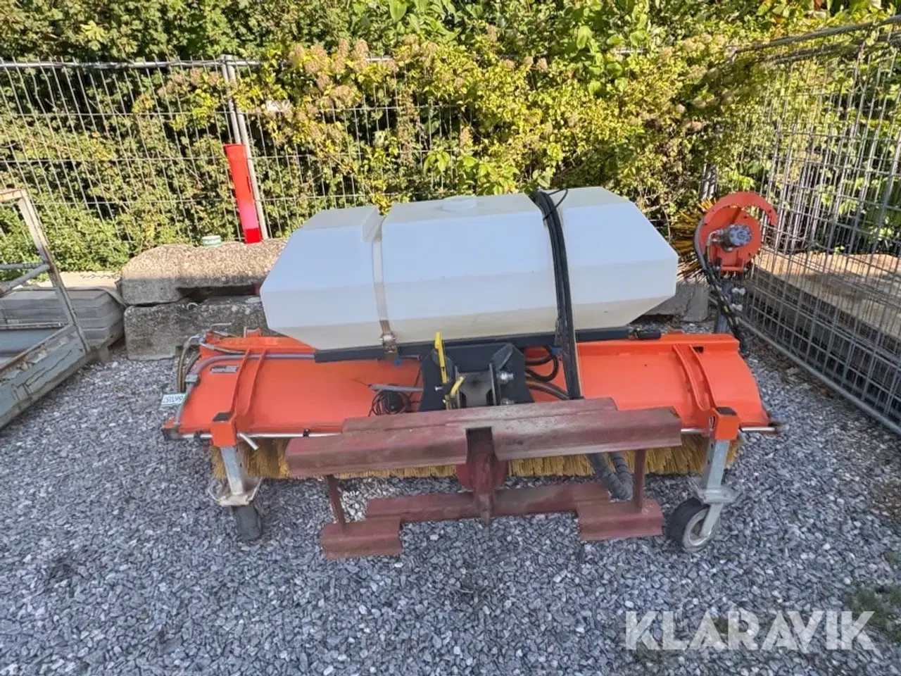 Billede 4 - Kost med opsamler og vandtank Moderntech BMR 200