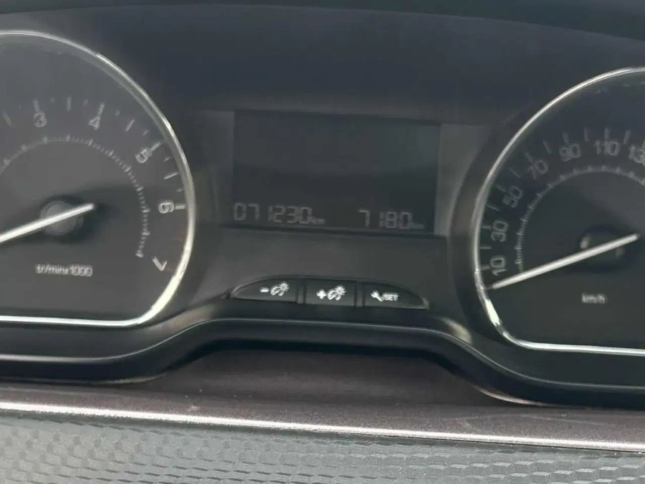 Billede 15 - Peugeot 2008 1,2 VTi 82 Active Sky