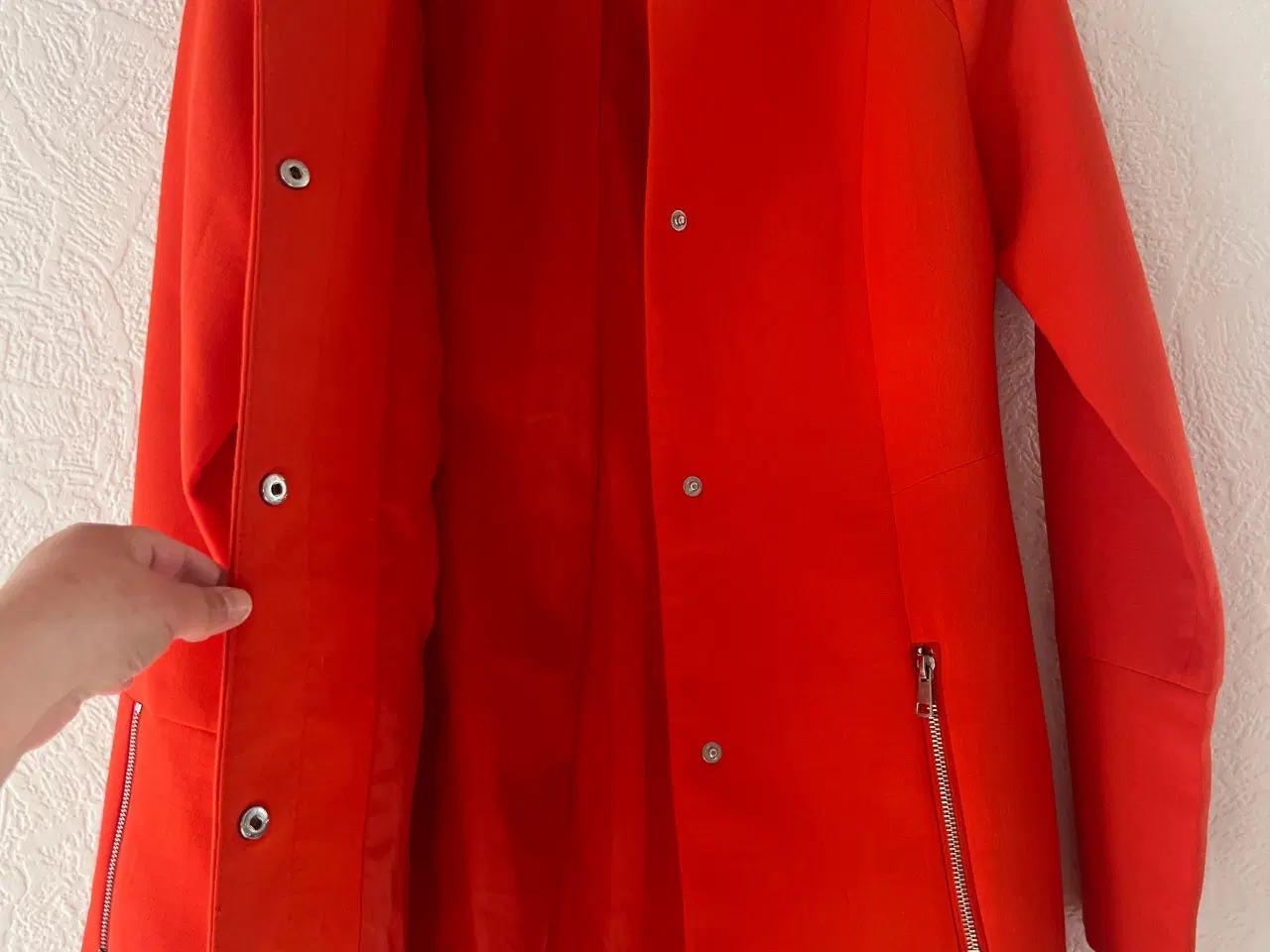 Billede 9 - Rød Jakke fra Jacqueline de Yong.