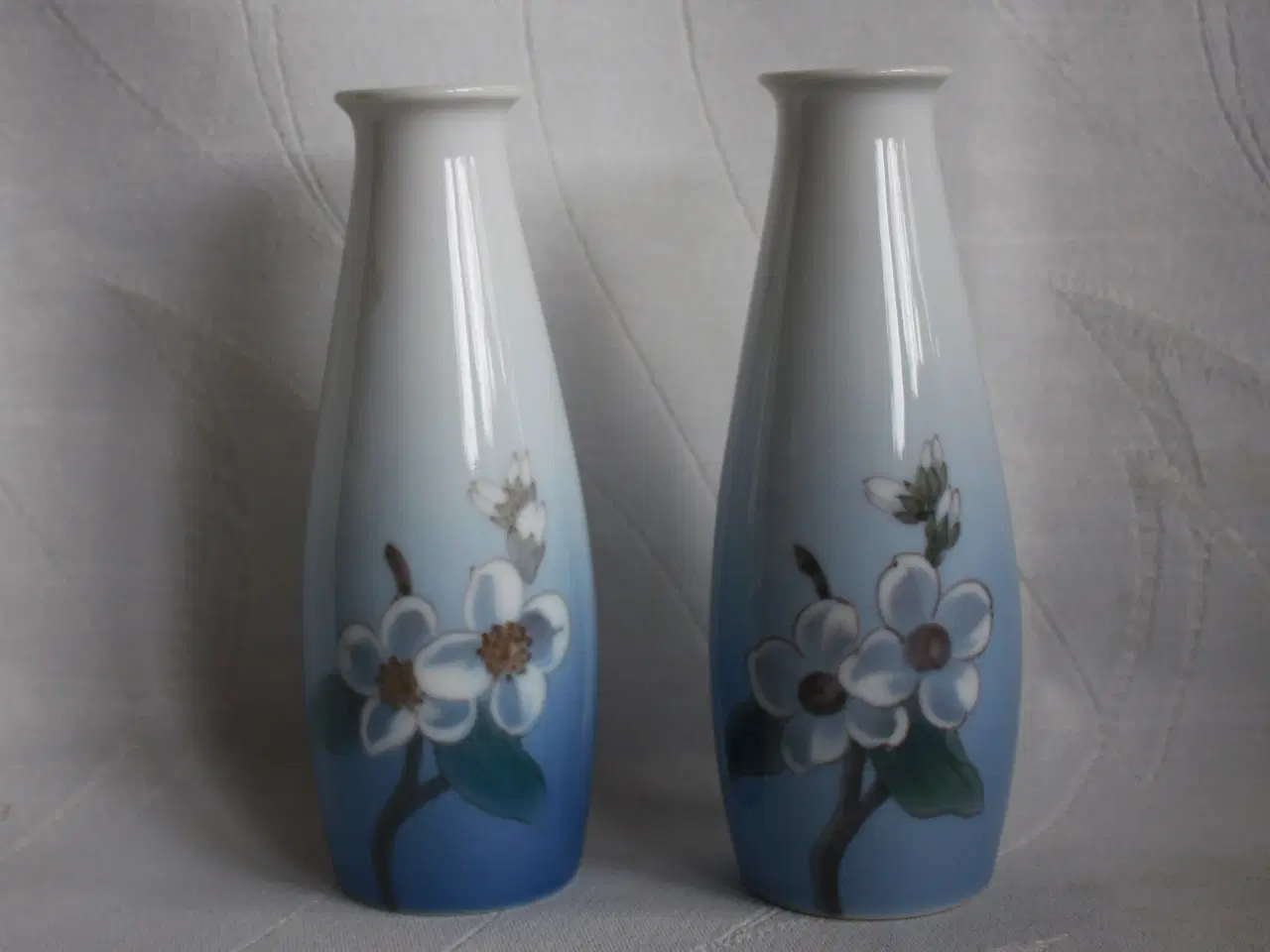 Billede 1 - Små vaser med blomster fra Bing og grøndahl